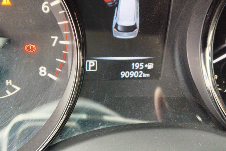 Used Nissan X-Trail 2017 2.0L CVT Comfort Edition 2WD Odometer Close Up