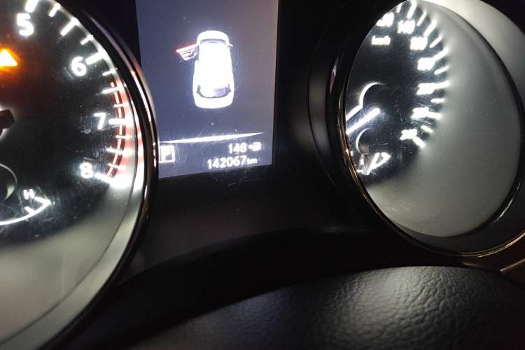 Used Nissan X-Trail 2017 2.0L CVT Comfort Edition 2WD Odometer Close Up