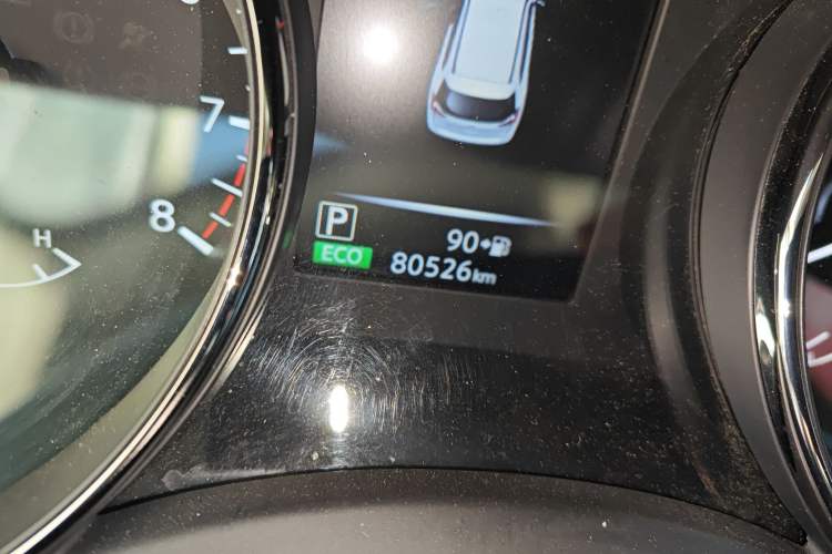Used Nissan X-Trail 2017 2.5L CVT Luxury Edition 4WD Odometer Close Up