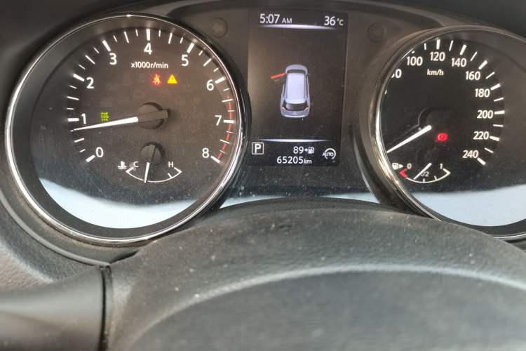 Used Nissan X-Trail 2017 2.5L CVT Ultimate Edition 4WD Odometer Close Up