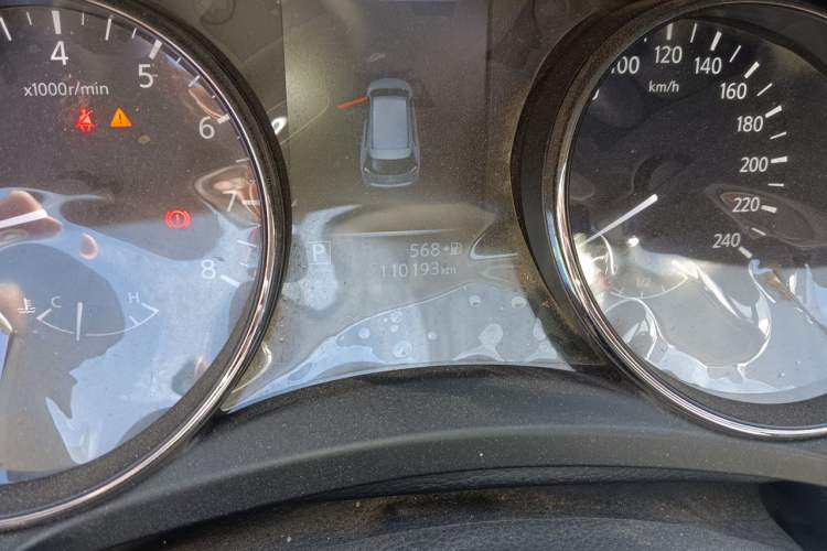 Used Nissan X-Trail 2017 2.0L CVT Comfort Edition 2WD Odometer Close Up