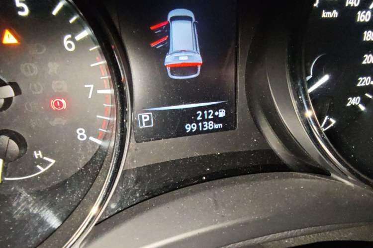 Used Nissan X-Trail 2017 2.0L CVT Smart Enjoyment Version 2WD Odometer Close Up
