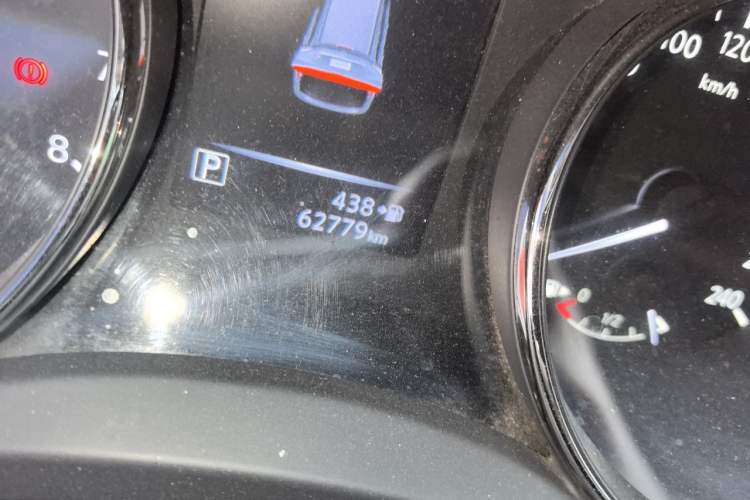 Used Nissan X-Trail 2017 2.0L CVT Comfort Edition 2WD Odometer Close Up