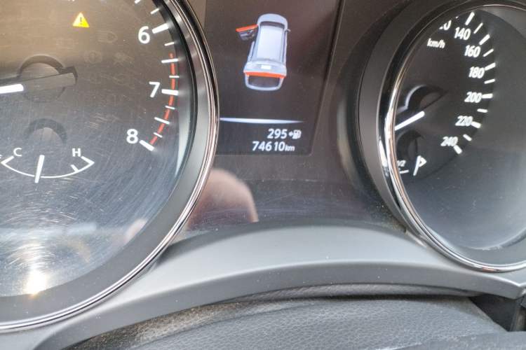 Used Nissan X-Trail 2017 2.0L CVT Comfort Edition 2WD Odometer Close Up