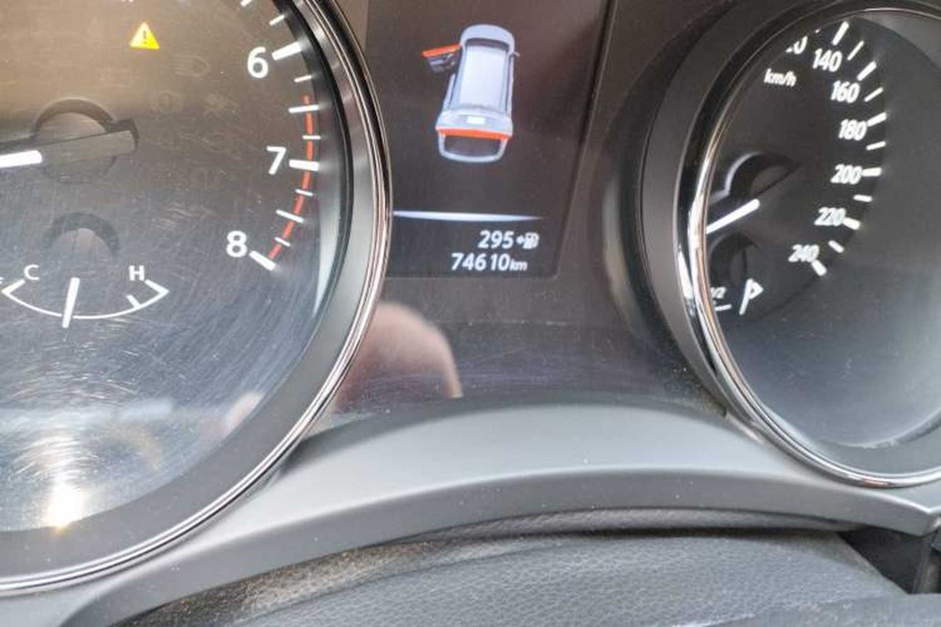 Used Nissan X-Trail 2017 2.0L CVT Comfort Edition 2WD Odometer Close Up