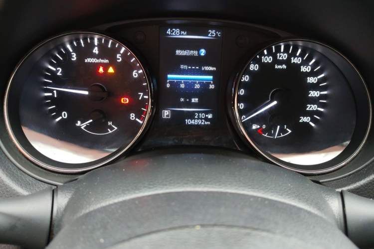 Used Nissan X-Trail 2017 2.0L CVT Comfort Edition 2WD Odometer Close Up