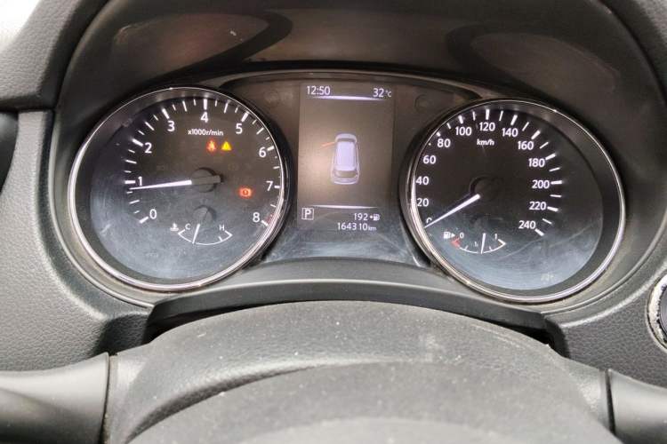 Used Nissan X-Trail 2017 2.0L CVT Comfort Edition 2WD Odometer Close Up