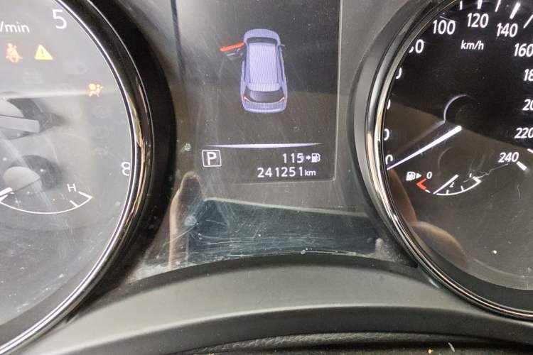 Used Nissan X-Trail 2017 2.0L CVT Comfort Edition 2WD Odometer Close Up