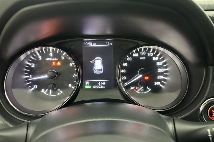 Used Nissan X-Trail 2017 2.5L CVT Luxury Edition 4WD Odometer Close Up