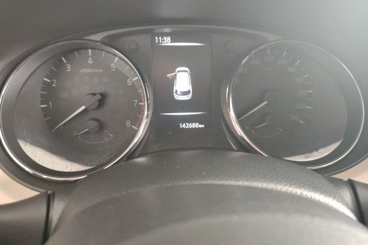 Used Nissan X-Trail 2017 2.0L CVT Comfort Edition 2WD Odometer Close Up
