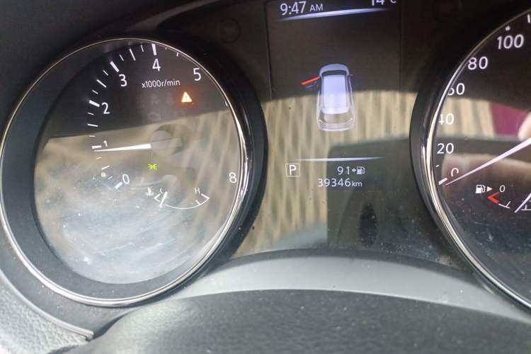Used Nissan X-Trail 2017 2.5L CVT Leading Edition 4WD Odometer Close Up