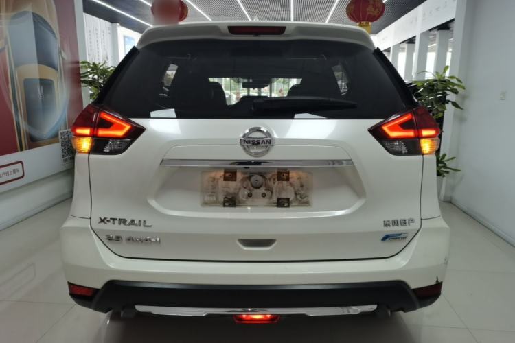 Used Nissan X-Trail 2017 2.5L CVT Luxury Edition 4WD Rear