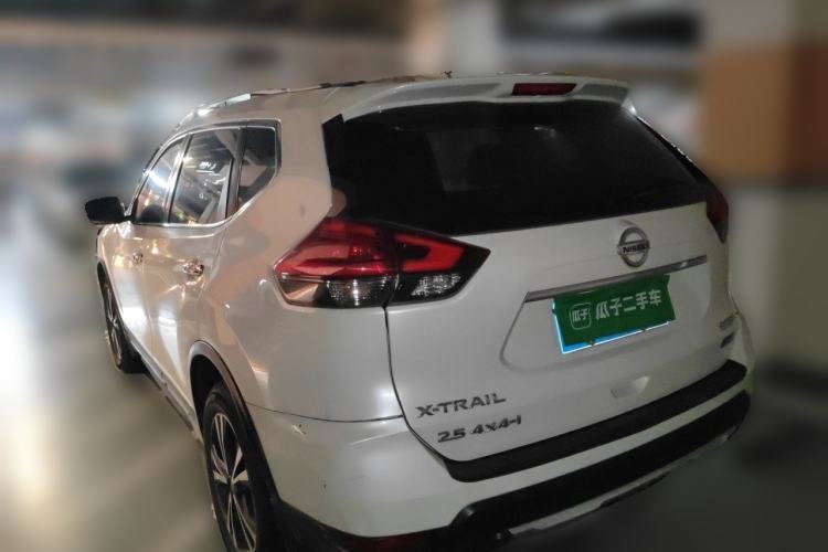 Used Nissan X-Trail 2017 2.5L CVT Luxury Edition 4WD Rear Left 45 Deg
