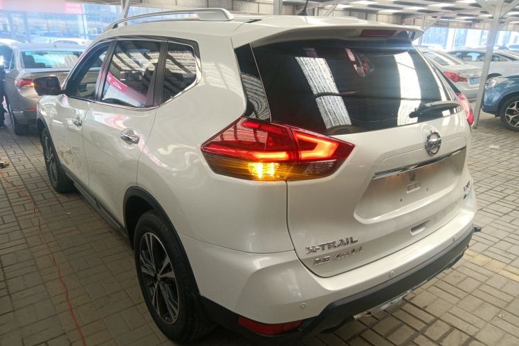 Used Nissan X-Trail 2017 2.5L CVT Luxury Edition 4WD Rear Left 45 Deg