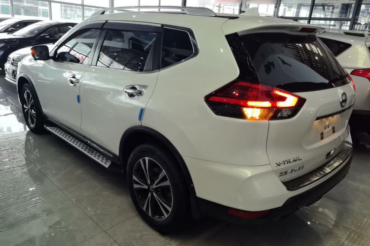 Used Nissan X-Trail 2017 2.5L CVT Luxury Edition 4WD Rear Left 45 Deg