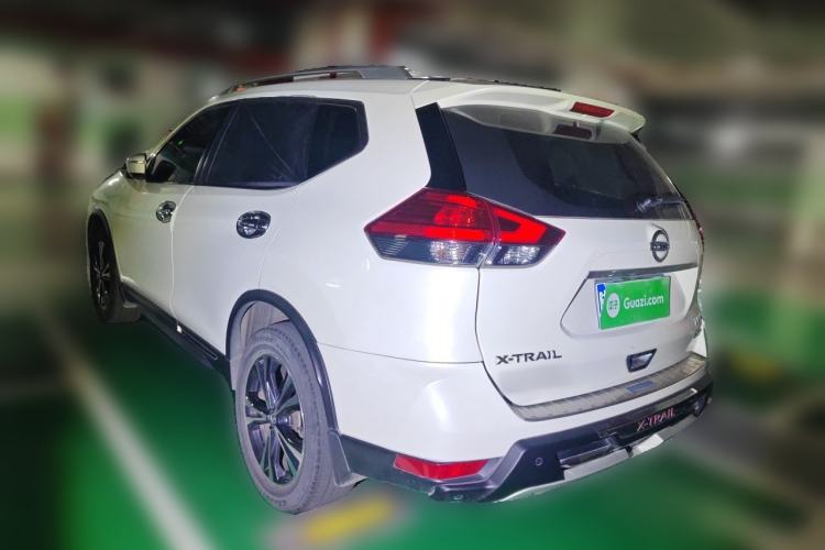 Used Nissan X-Trail 2017 2.5L CVT Leading Edition 4WD Rear Left 45 Deg