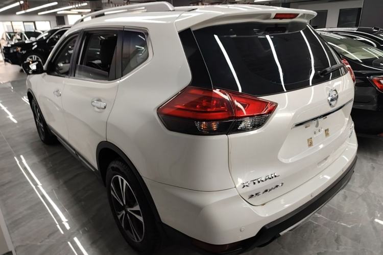 Used Nissan X-Trail 2017 2.5L CVT Luxury Edition 4WD Rear Left 45 Deg