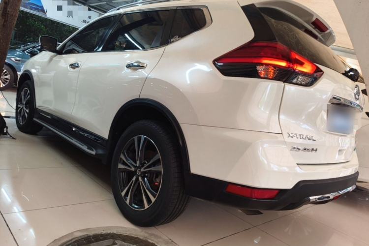 Used Nissan X-Trail 2017 2.5L CVT Luxury Edition 4WD Rear Left 45 Deg