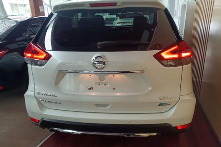 Used Nissan X-Trail 2017 2.5L CVT Leading Edition 4WD Rear
