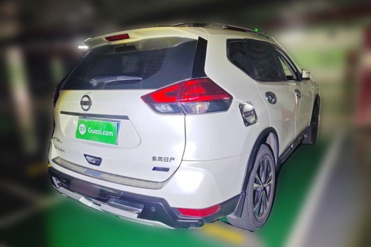 Used Nissan X-Trail 2017 2.5L CVT Leading Edition 4WD Rear Right 45 Deg