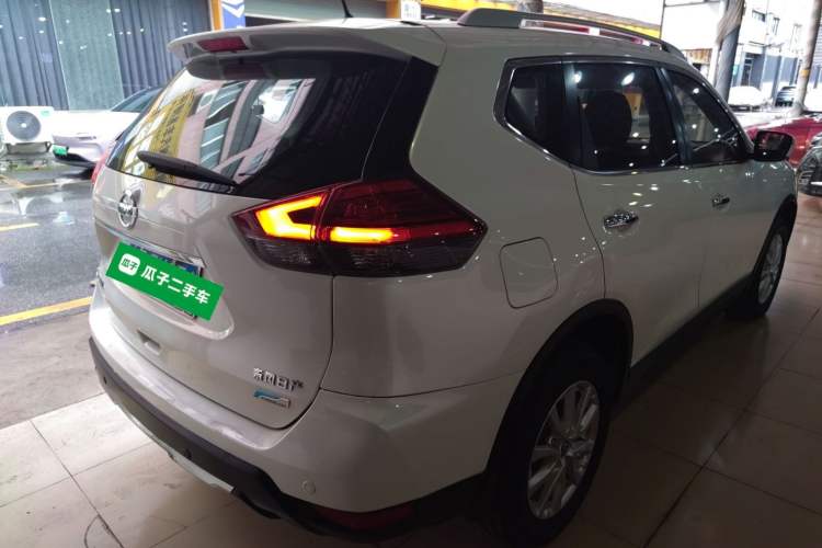 Used Nissan X-Trail 2017 2.0L CVT Fashion Edition 2WD Rear Right 45 Deg