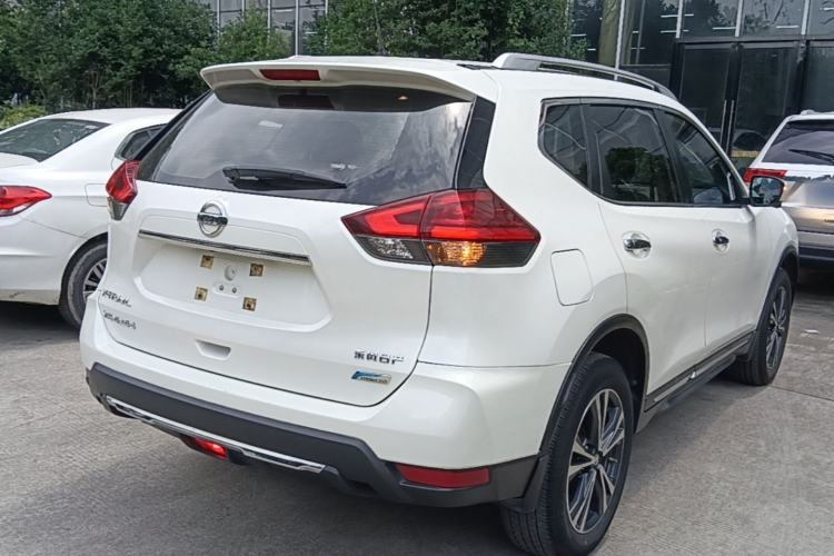 Used Nissan X-Trail 2017 2.5L CVT Luxury Edition 4WD Rear Right 45 Deg