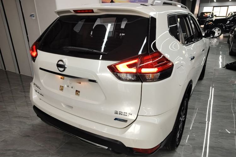 Used Nissan X-Trail 2017 2.5L CVT Luxury Edition 4WD Rear Right 45 Deg