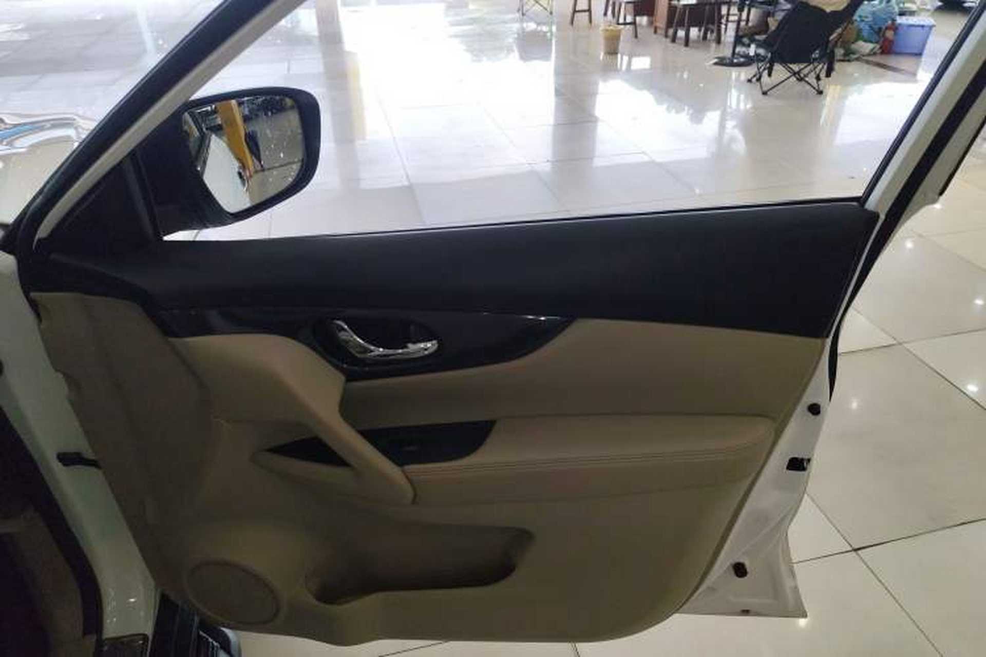 Used Nissan X-Trail 2017 2.0L CVT Comfort Edition 2WD Right Front Door Interior