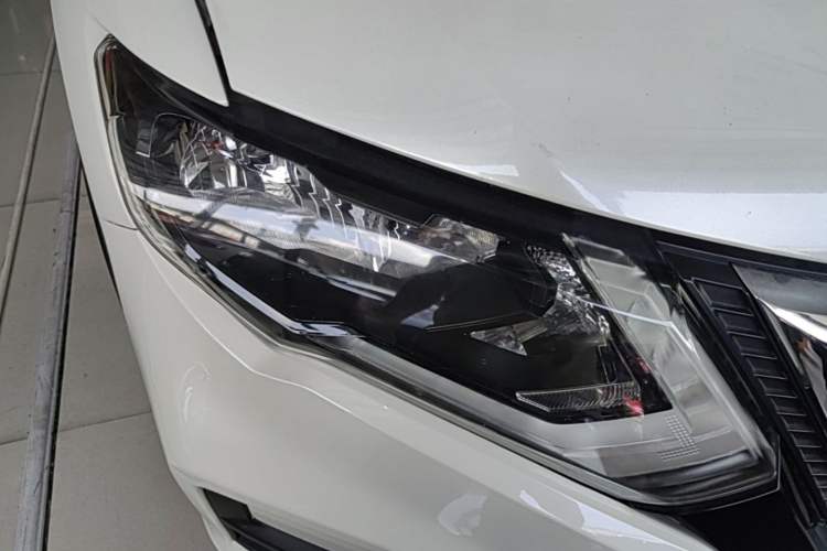 Used Nissan X-Trail 2017 2.0L CVT Comfort Edition 2WD Right Front Headlight