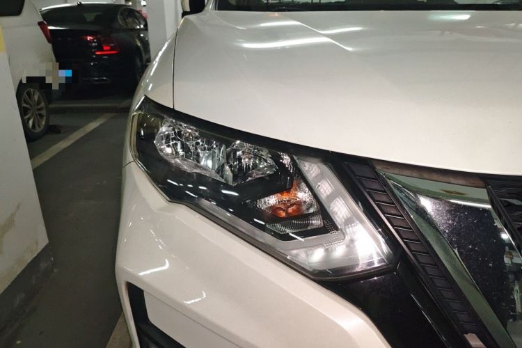 Used Nissan X-Trail 2017 2.0L CVT Comfort Edition 2WD Right Front Headlight