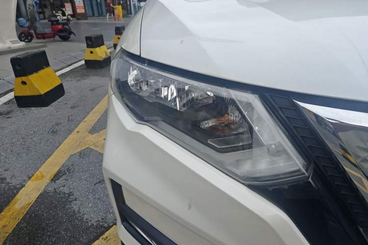 Used Nissan X-Trail 2017 2.0L CVT Comfort Edition 2WD Right Front Headlight