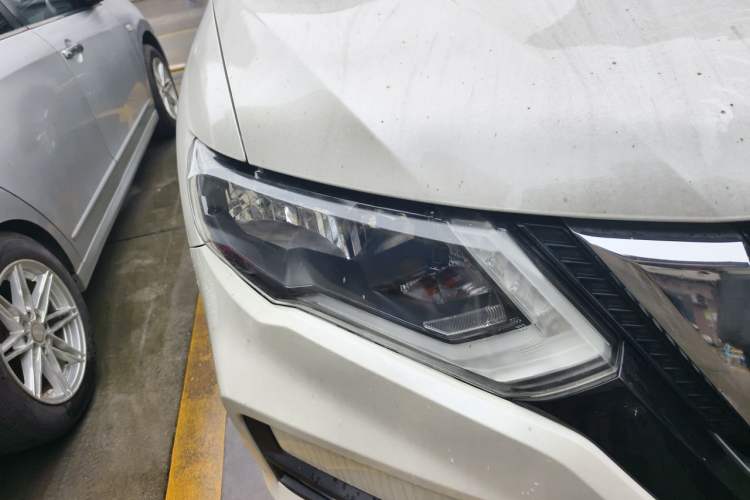 Used Nissan X-Trail 2017 2.0L CVT Comfort Edition 2WD Right Front Headlight