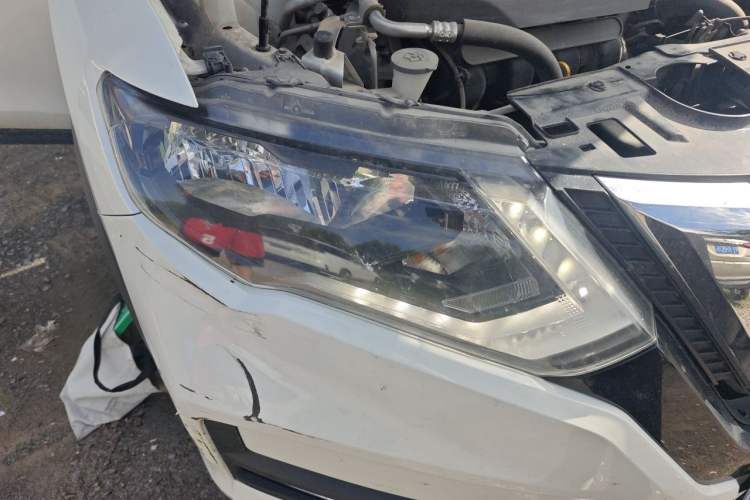 Used Nissan X-Trail 2017 2.0L CVT Comfort Edition 2WD Right Front Headlight