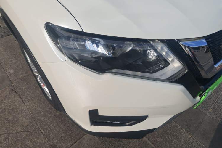 Used Nissan X-Trail 2017 2.0L CVT Comfort Edition 2WD Right Front Headlight