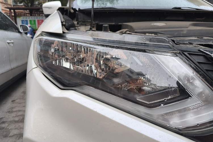 Used Nissan X-Trail 2017 2.0L CVT Comfort Edition 2WD Right Front Headlight