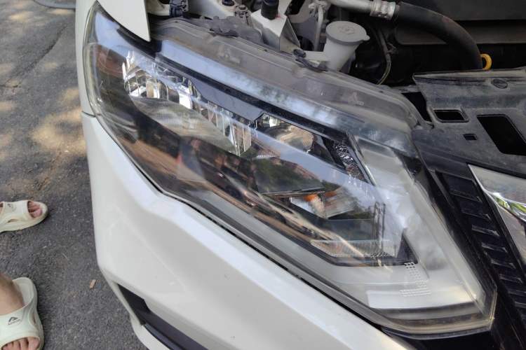 Used Nissan X-Trail 2017 2.0L CVT Comfort Edition 2WD Right Front Headlight