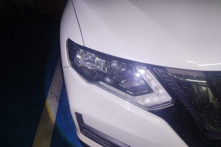 Used Nissan X-Trail 2017 2.0L CVT Comfort Edition 2WD Right Front Headlight