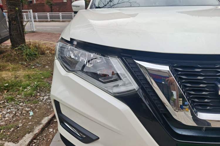 Used Nissan X-Trail 2017 2.0L CVT Comfort Edition 2WD Right Front Headlight