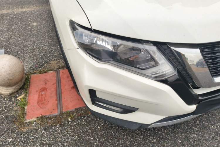 Used Nissan X-Trail 2017 2.0L CVT Comfort Edition 2WD Right Front Headlight