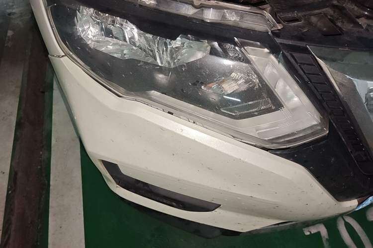 Used Nissan X-Trail 2017 2.0L CVT Comfort Edition 2WD Right Front Headlight