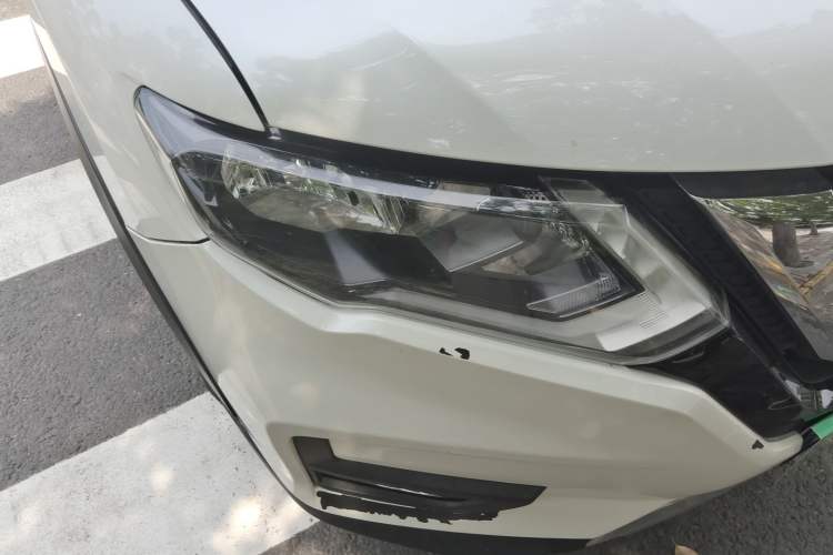 Used Nissan X-Trail 2017 2.0L CVT Comfort Edition 2WD Right Front Headlight