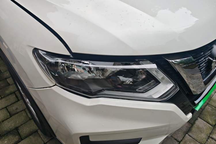 Used Nissan X-Trail 2017 2.0L CVT 7-Seater Comfort Edition 2WD Right Front Headlight