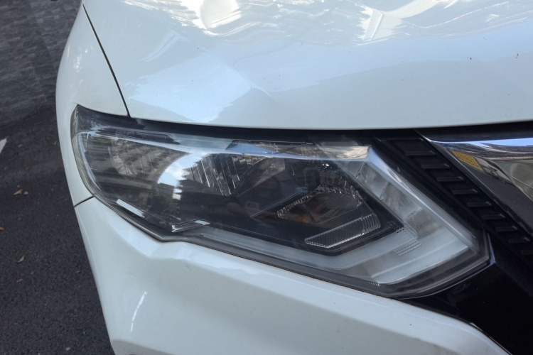 Used Nissan X-Trail 2017 2.0L CVT Comfort Edition 2WD Right Front Headlight