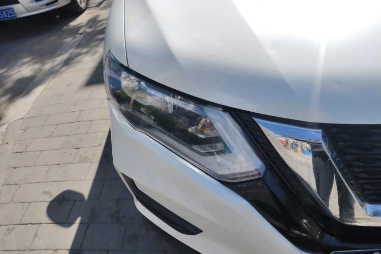 Used Nissan X-Trail 2017 2.0L CVT Comfort Edition 2WD Right Front Headlight