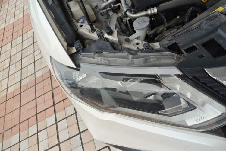 Used Nissan X-Trail 2017 2.0L CVT Comfort Edition 2WD Right Front Headlight