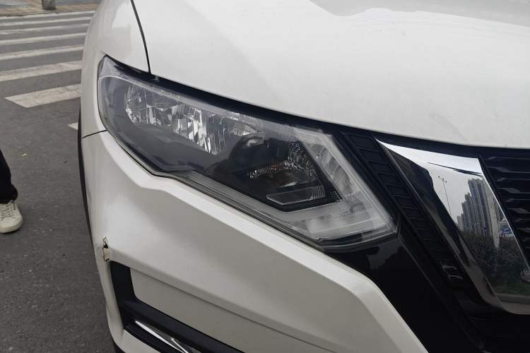 Used Nissan X-Trail 2017 2.0L CVT Comfort Edition 2WD Right Front Headlight