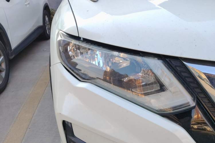Used Nissan X-Trail 2017 2.0L CVT Comfort Edition 2WD Right Front Headlight