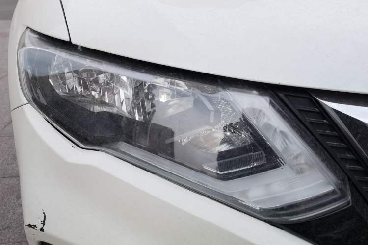 Used Nissan X-Trail 2017 2.5L CVT Luxury Edition 4WD Right Front Headlight