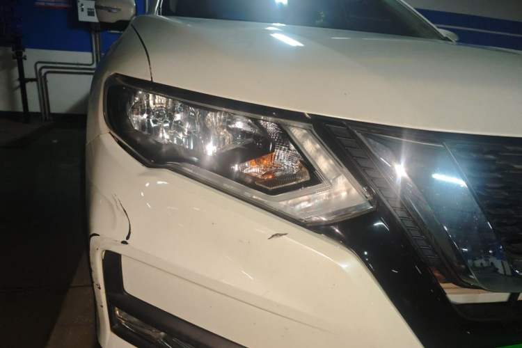Used Nissan X-Trail 2017 2.0L CVT 7-Seater Comfort Edition 2WD Right Front Headlight