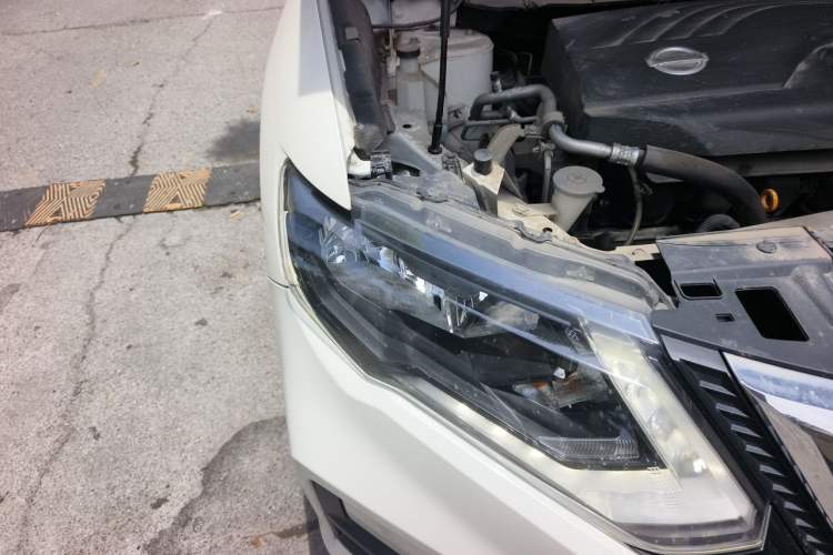 Used Nissan X-Trail 2017 2.0L CVT Comfort Edition 2WD Right Front Headlight